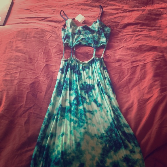 Summer Maxi Dress With Stomach Cut 